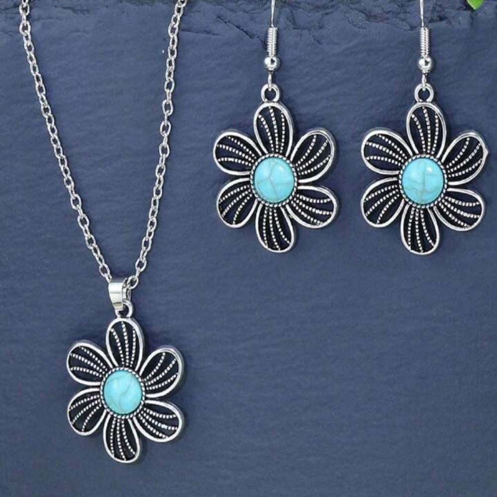 Turquoise Necklace Set